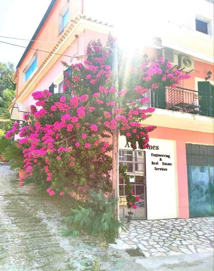 Voukamvilia Boutique Apartment Ágios Matthaíos Esterno foto